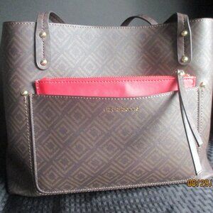 LIZ CLAIBORNE TOTE-LARGE-CHOCOLATE DIAMOND DESIGN